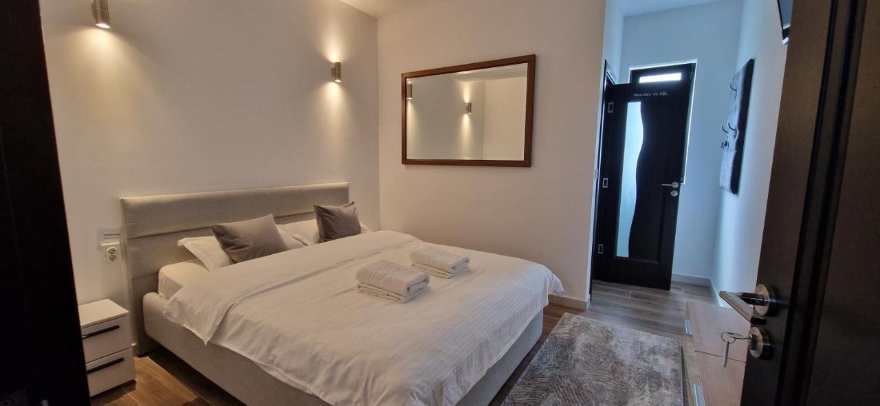 Modern House Hotel Sighetu Marmatiei Exterior photo